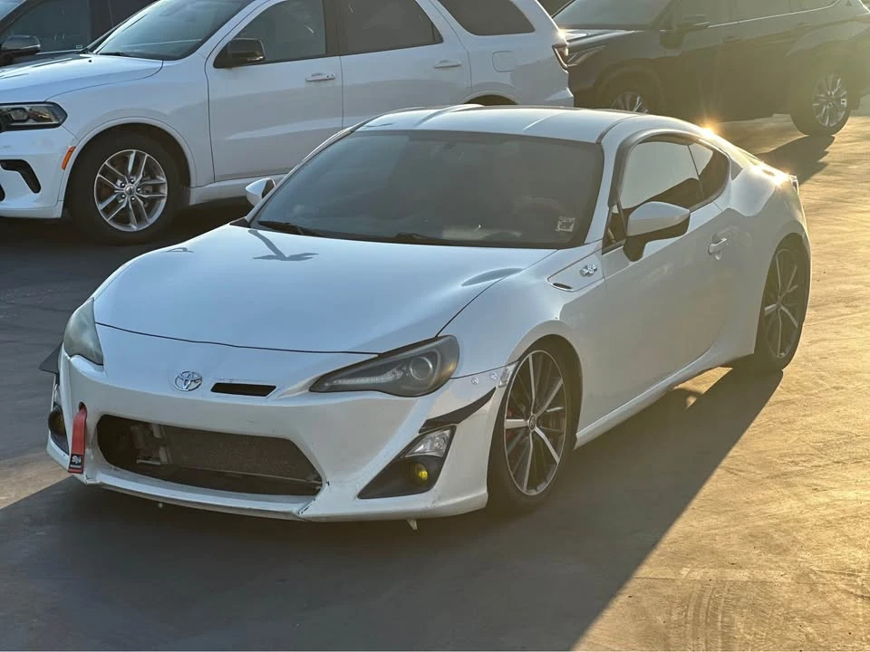 2013 Scion FR-S - Image 2 of 12