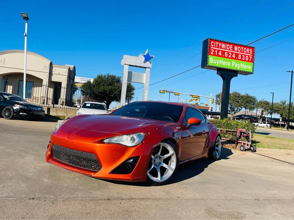2013 Scion FR-S - Image 2 of 15