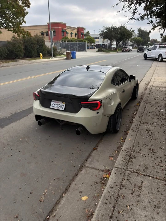 2013 Scion FR-S - Image 2 of 11