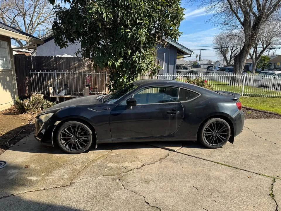 2013 Scion FR-S - Image 2 of 3