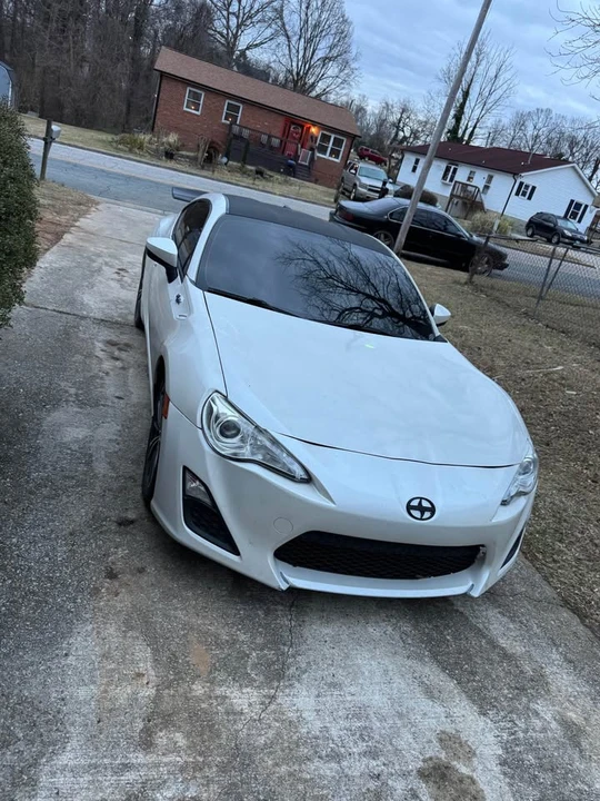 2013 Scion FR-S - Image 2 of 11