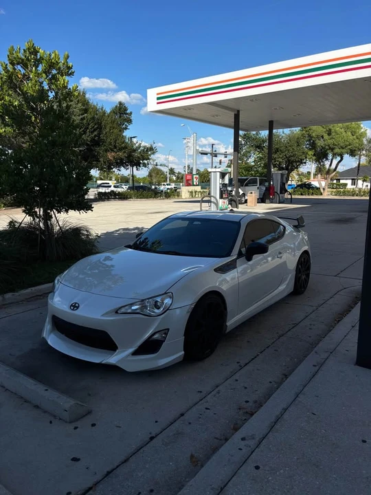 2013 Scion FR-S - Image 2 of 3