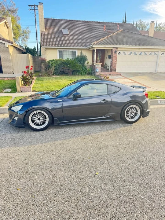 2013 Scion FR-S - Image 2 of 7