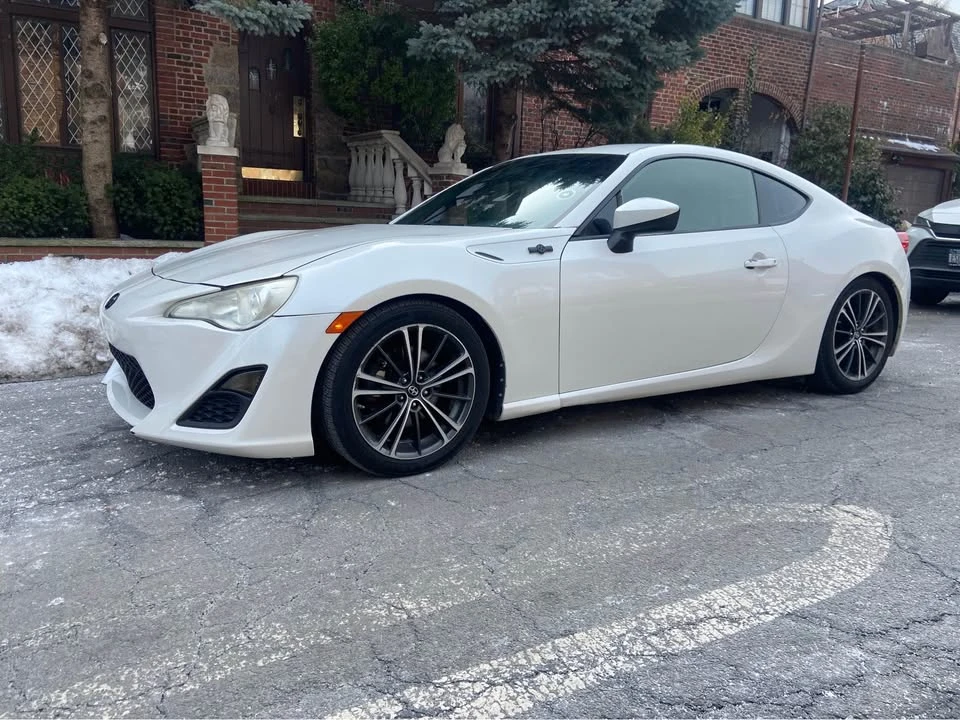2013 Scion FR-S - Image 2 of 15