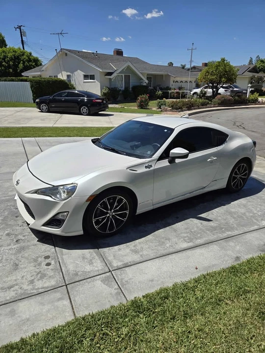2013 Scion FR-S - Image 2 of 10