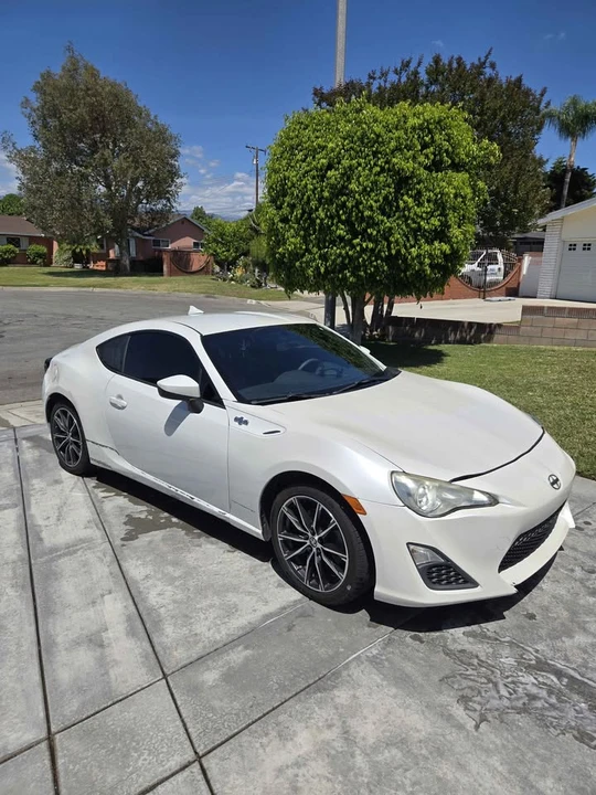 2013 Scion FR-S - Image 3 of 10