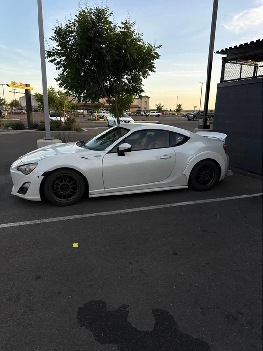 2013 Scion FR-S - Image 2 of 8