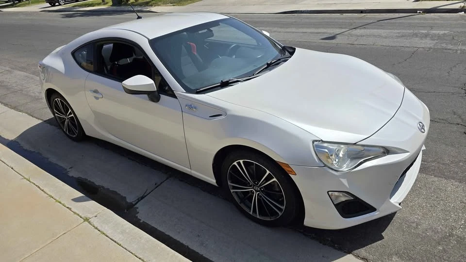 2013 Scion FR-S - Image 2 of 11