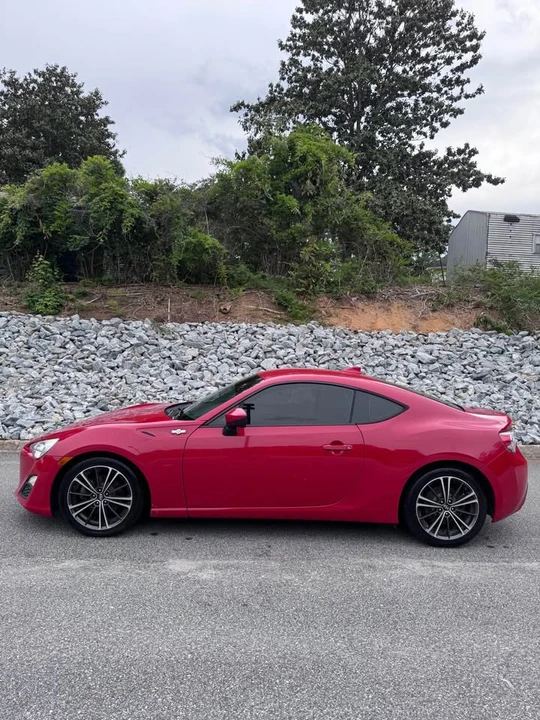 2013 Scion FR-S - Image 2 of 13
