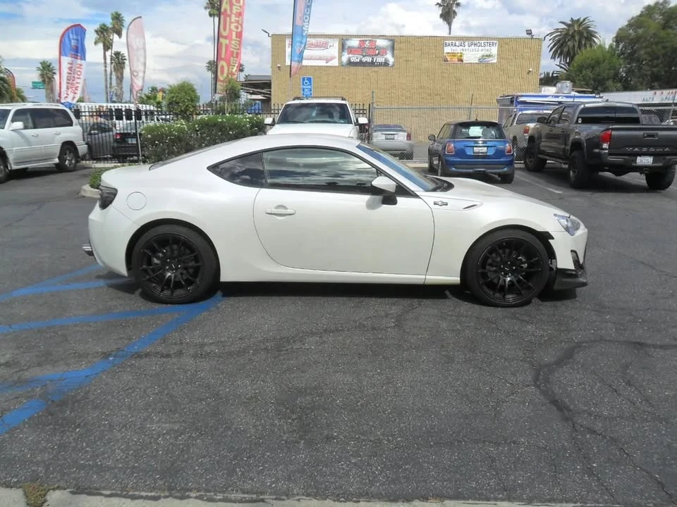 2013 Scion FR-S - Image 5 of 19
