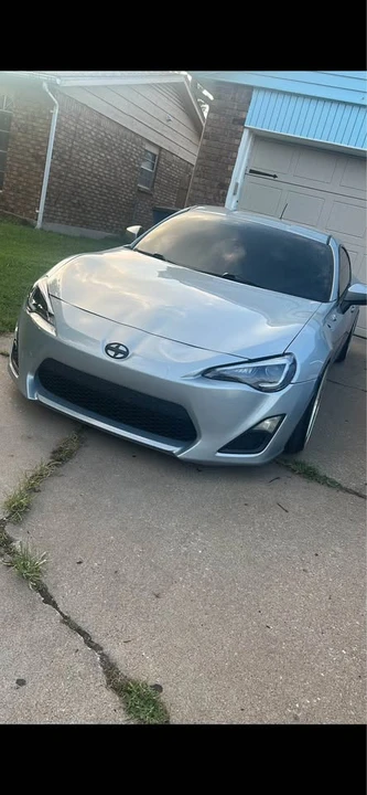 2013 Scion FR-S - Image 10 of 17