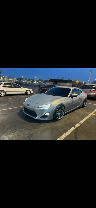 2013 Scion FR-S - Image 8 of 17