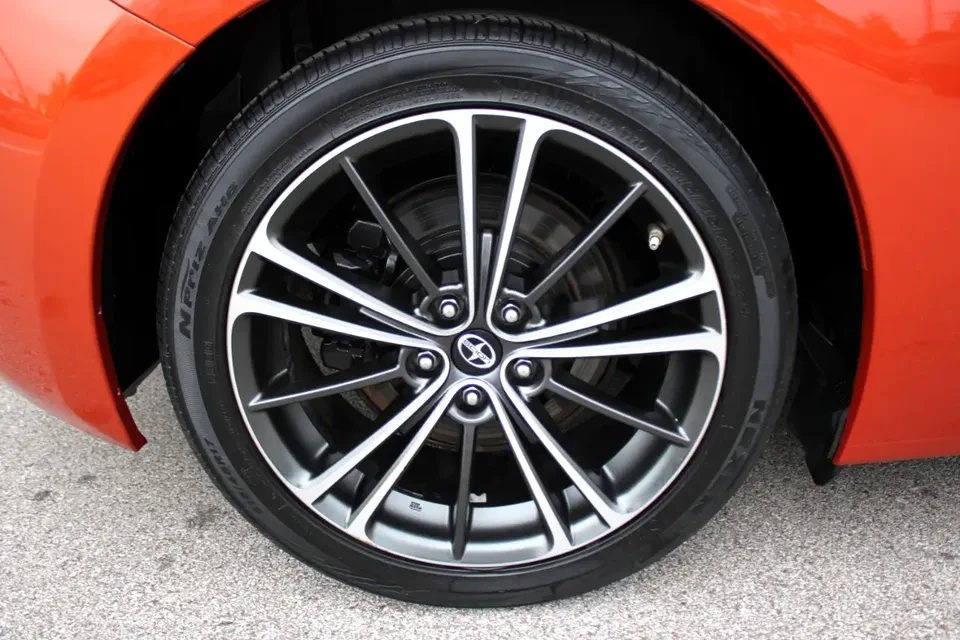 2013 Scion FR-S - Image 5 of 17