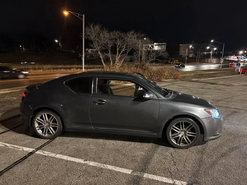 2013 Scion tC - Image 3 of 10