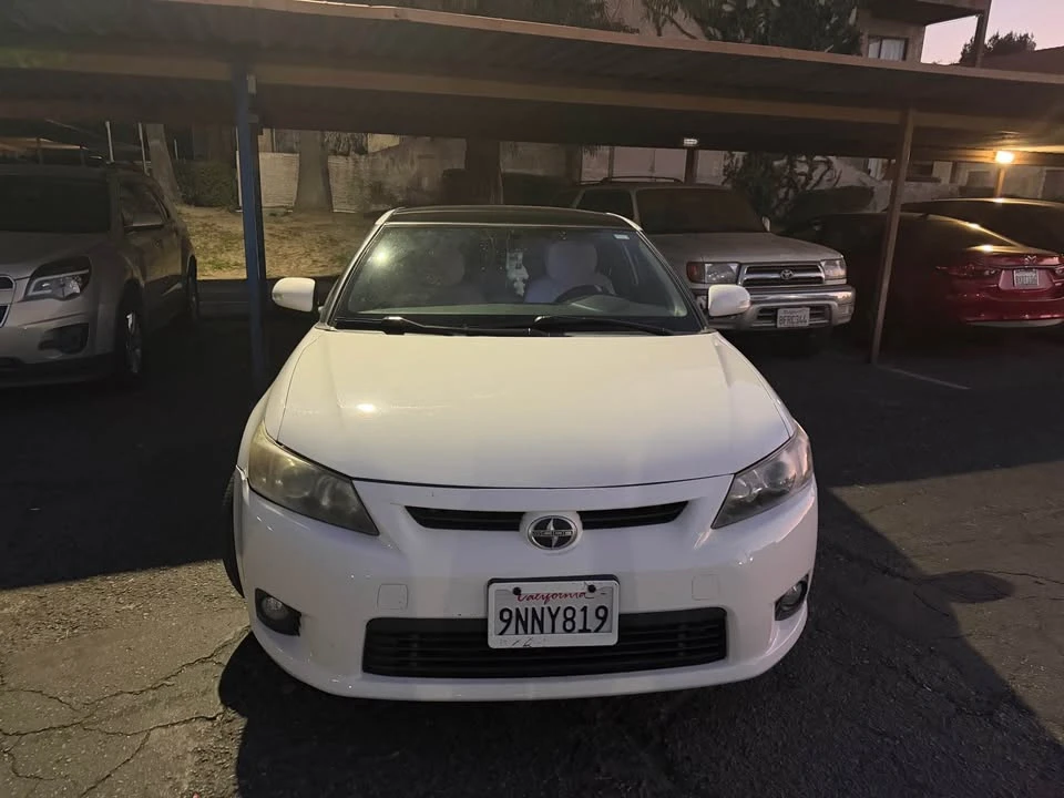2013 Scion tC - Image 2 of 10