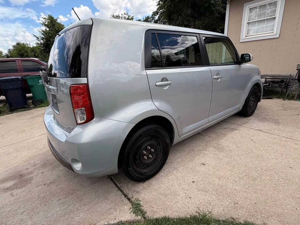 2013 Scion xB - Image 6 of 11