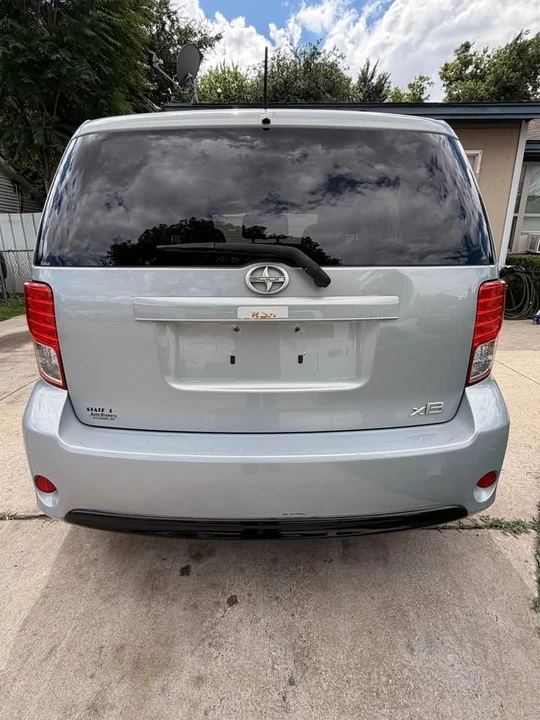 2013 Scion xB - Image 5 of 11