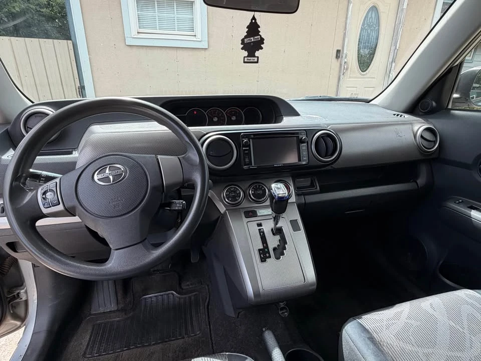 2013 Scion xB - Image 11 of 11