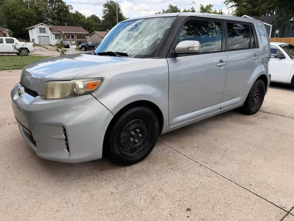 2013 Scion xB - Image 3 of 11