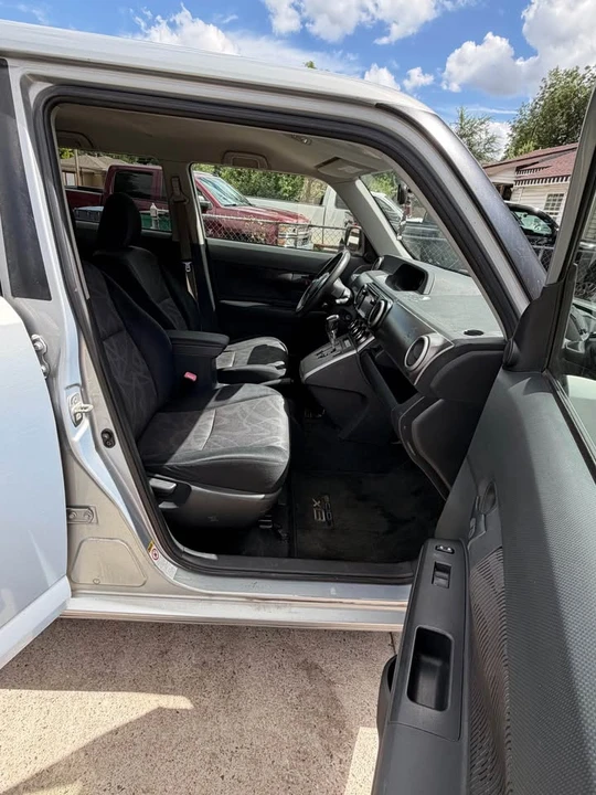 2013 Scion xB - Image 7 of 11