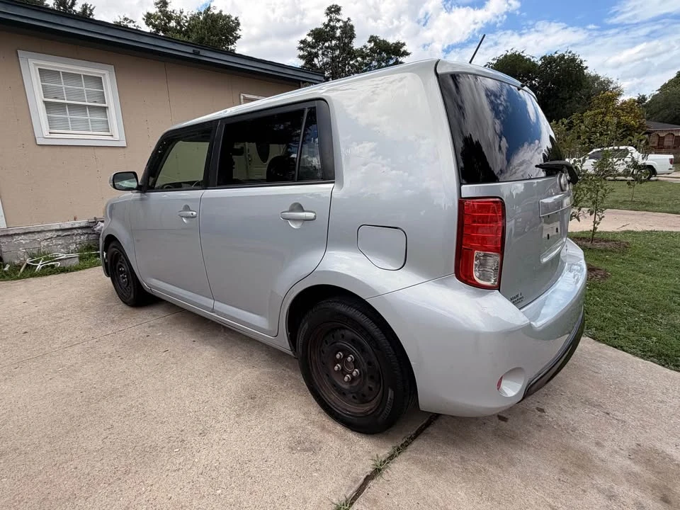 2013 Scion xB - Image 4 of 11