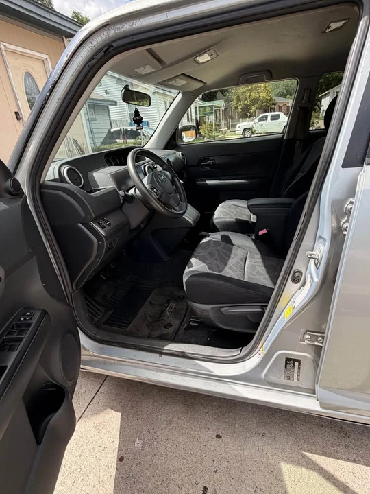 2013 Scion xB - Image 10 of 11