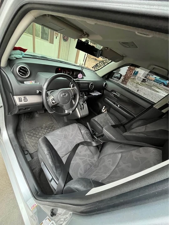 2013 Scion xB - Image 9 of 11