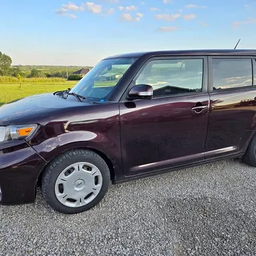2013 Scion xB Hatchback 4D