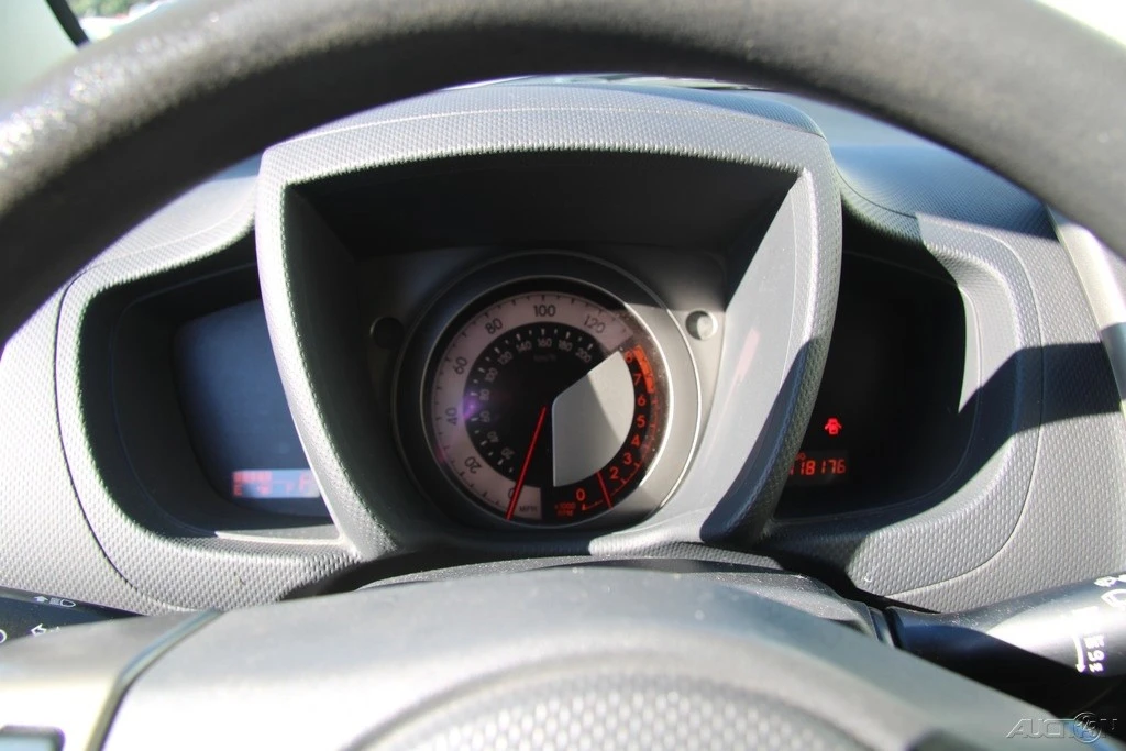 2013 Scion xD - Image 13 of 21