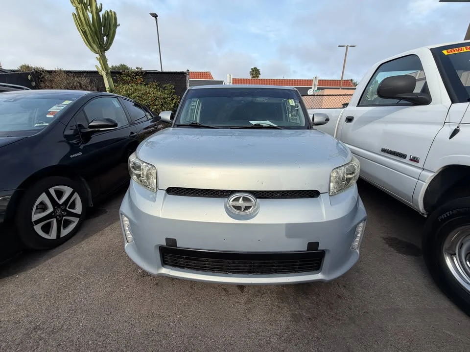 2013 Scion xB - Image 2 of 3