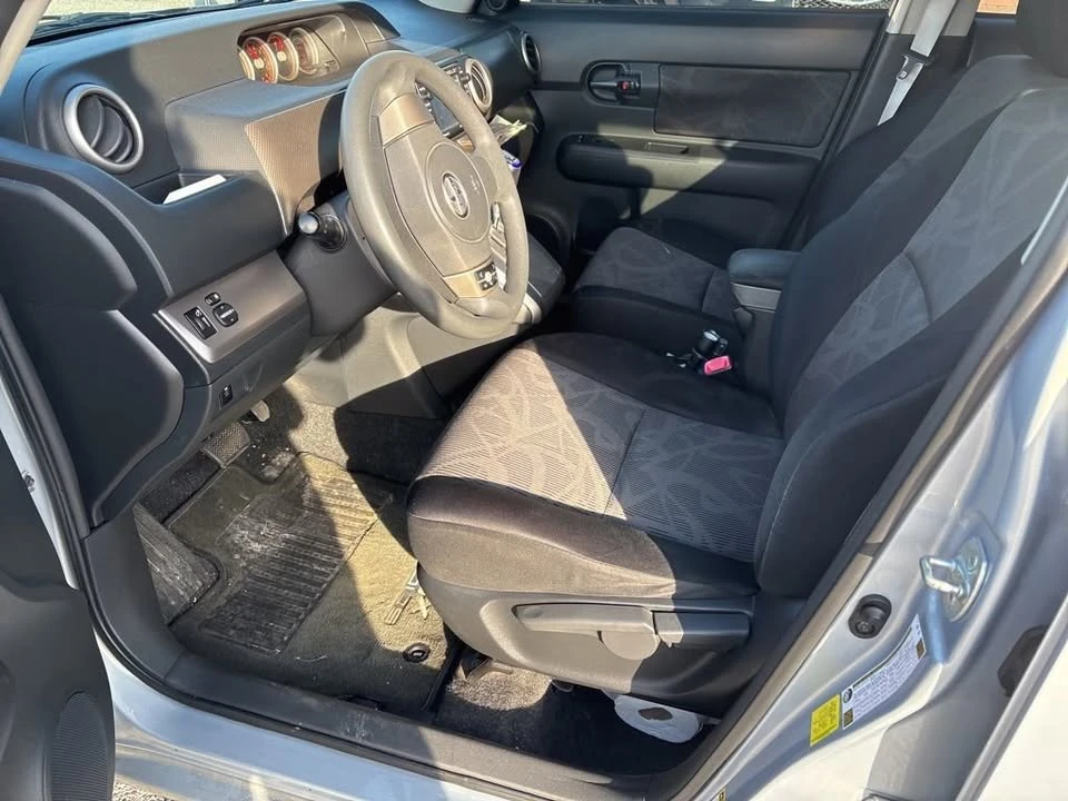 2013 Scion xB - Image 5 of 9