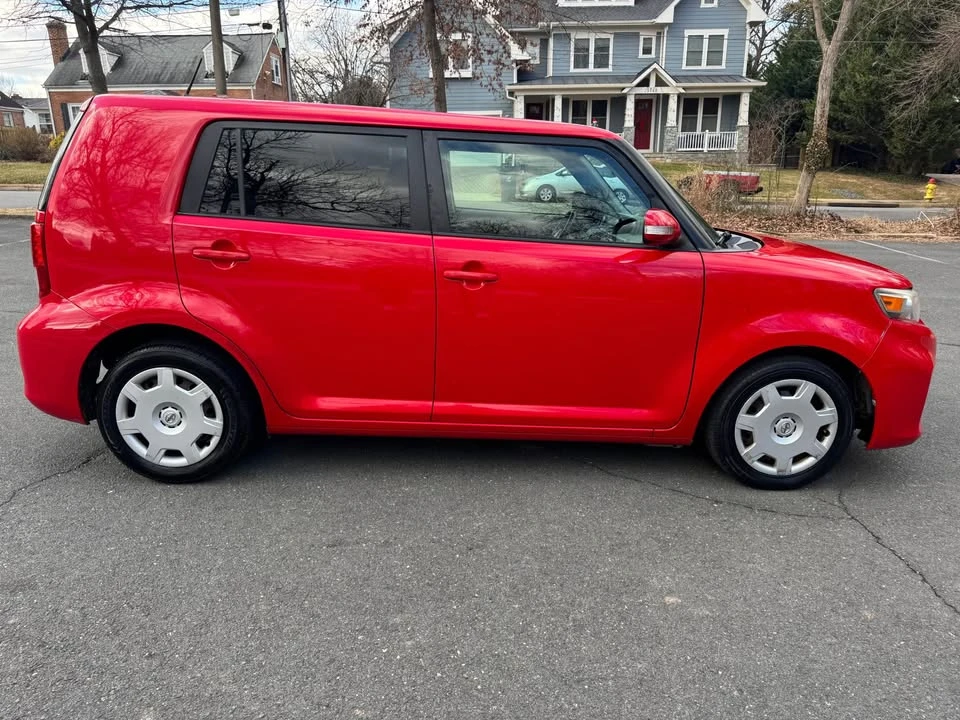 2013 Scion xB - Image 6 of 19