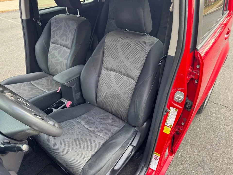 2013 Scion xB - Image 11 of 19