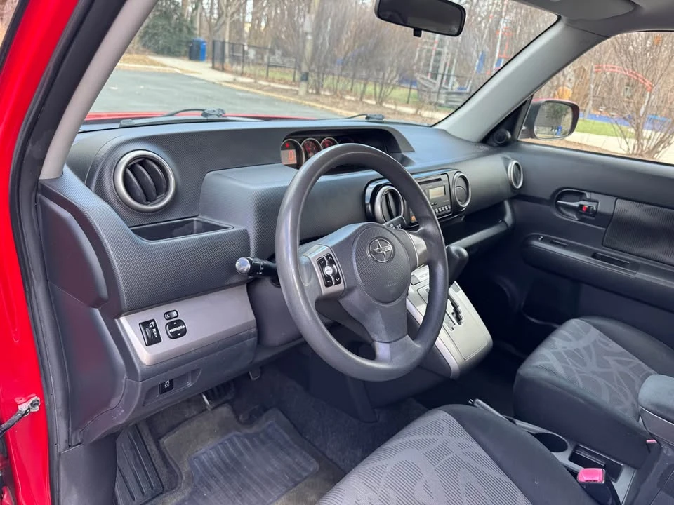 2013 Scion xB - Image 9 of 19