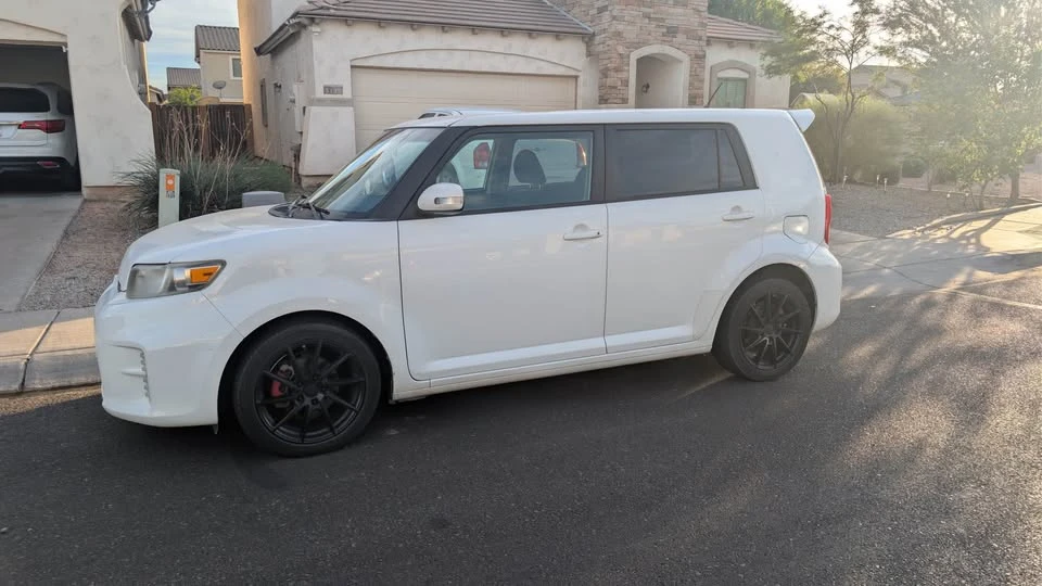 2013 Scion xB - Image 4 of 10