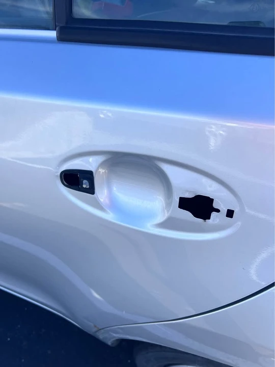 2013 Scion xD - Image 9 of 9