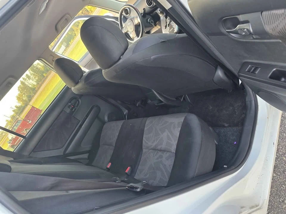 2013 Scion xD - Image 4 of 14