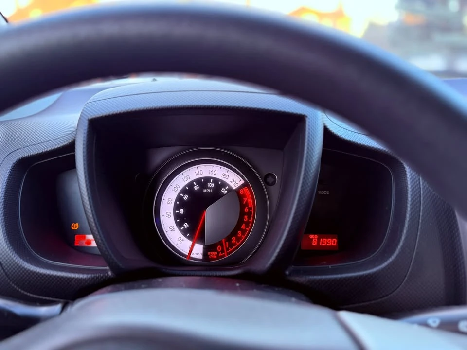 2013 Scion xD - Image 6 of 10