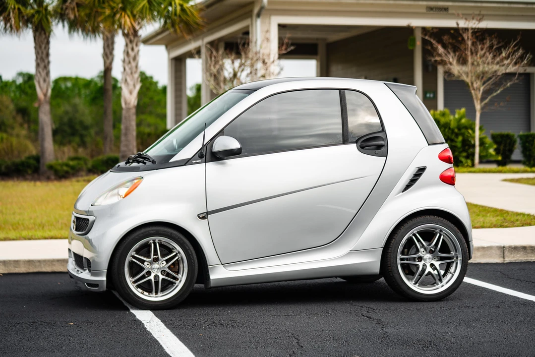 2013 Smart Fortwo 2nd Gen - Image 12 of 31