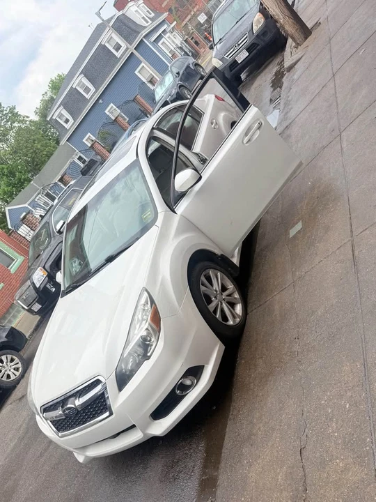 2013 Subaru Legacy 5th Gen - Image 2 of 4