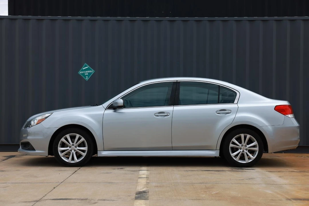 2013 Subaru Legacy 5th Gen - Image 3 of 31