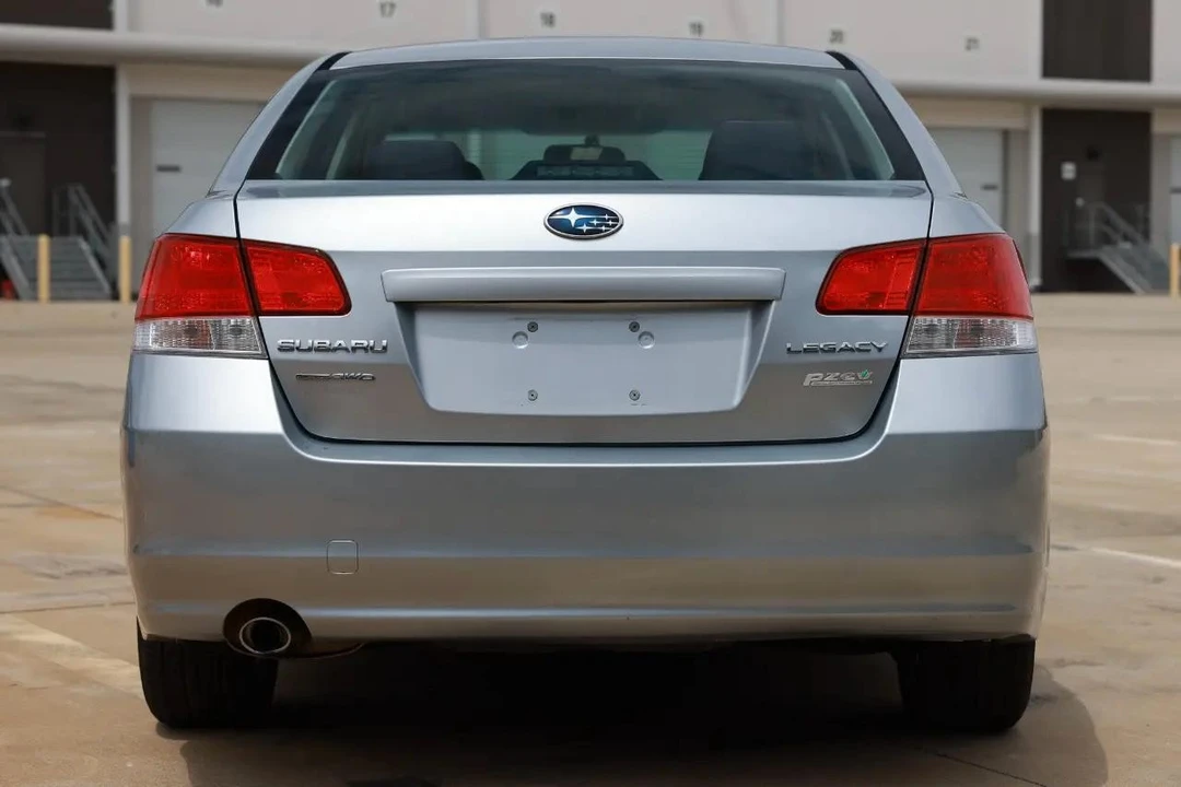 2013 Subaru Legacy 5th Gen - Image 7 of 31
