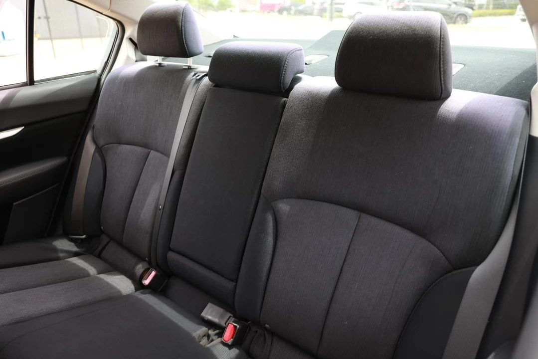 2013 Subaru Legacy 5th Gen - Image 8 of 31