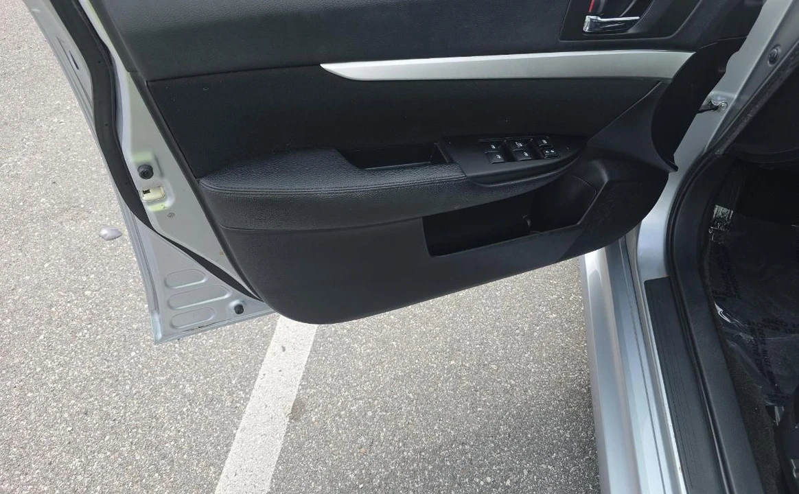 2013 Subaru Legacy 5th Gen - Image 9 of 14