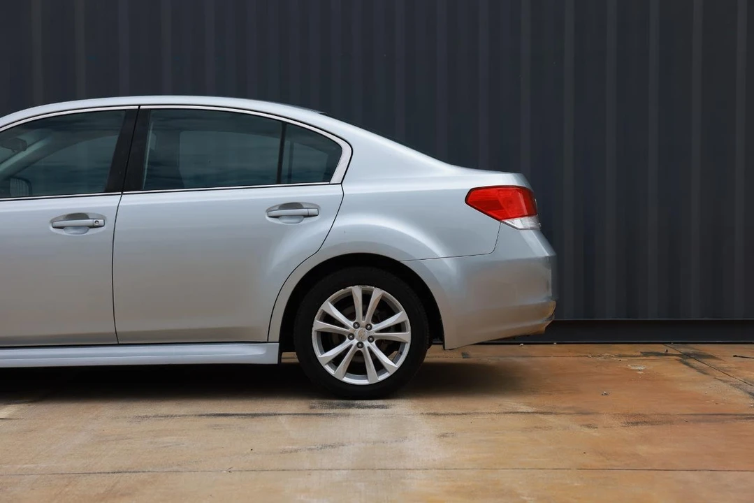 2013 Subaru Legacy 5th Gen - Image 26 of 31