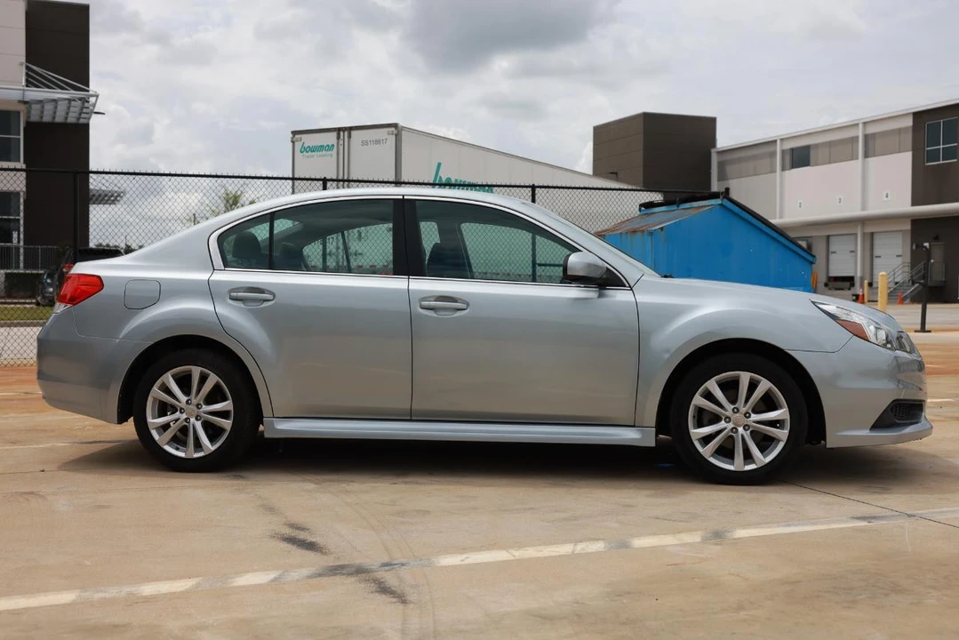 2013 Subaru Legacy 5th Gen - Image 13 of 31