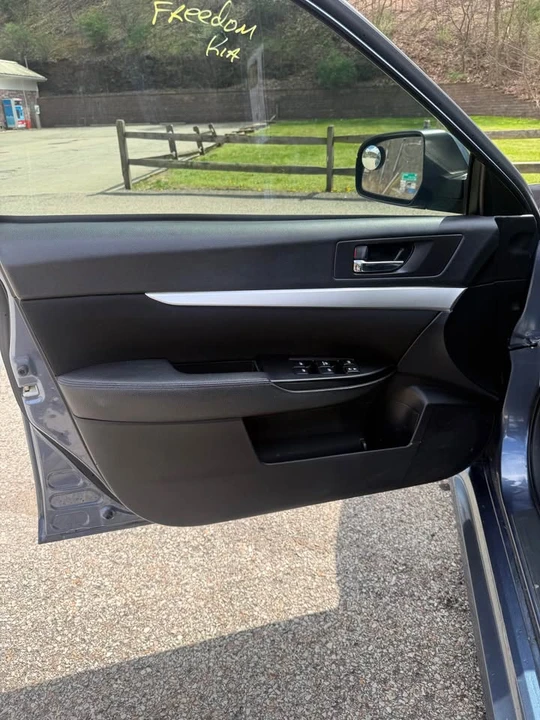 2013 Subaru Legacy 5th Gen - Image 16 of 18