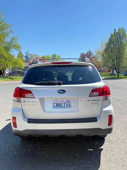 2013 Subaru Outback 4th Gen - Image 5 of 20