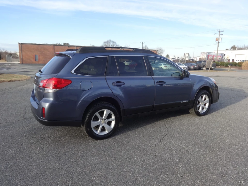 2013 Subaru Outback 4th Gen - Image 7 of 20