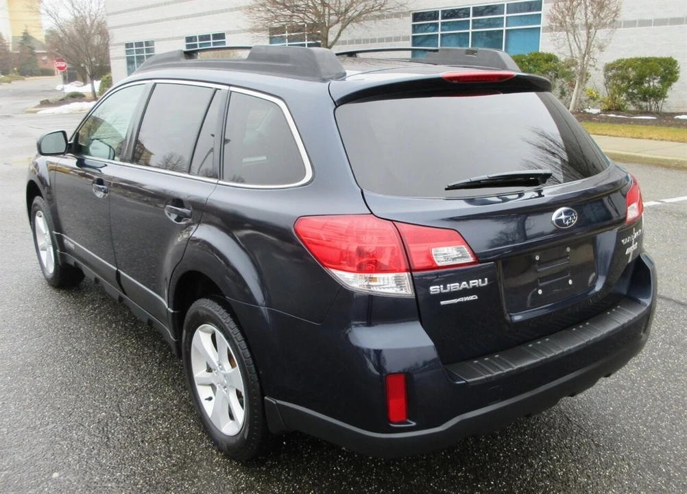 2013 Subaru Outback 4th Gen - Image 3 of 24